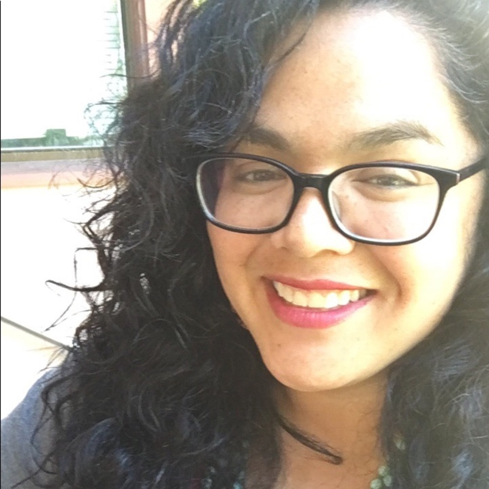 Meet your Posher, Nia